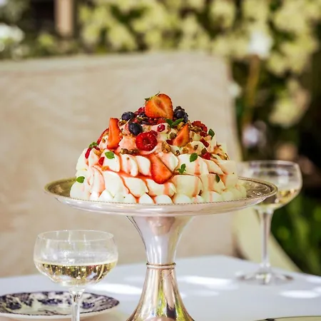 Hotel Renaissance Nobel Tour Eiffel Paris