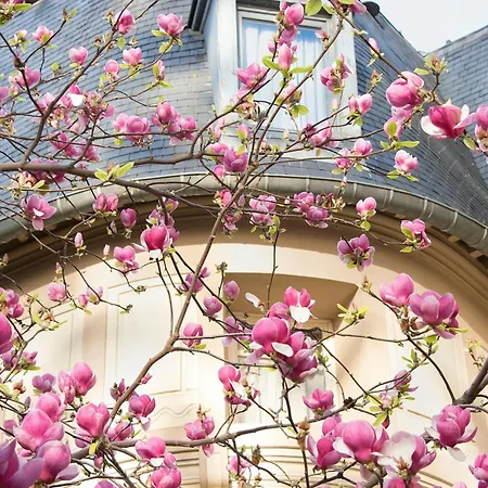 Hotel Renaissance Nobel Tour Eiffel Paris