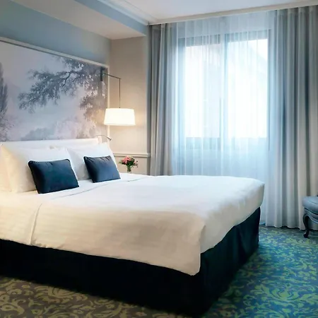 Hotel Renaissance Nobel Tour Eiffel Paris