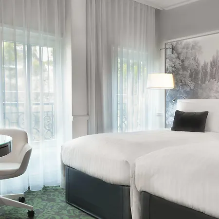 Hotel Renaissance Nobel Tour Eiffel