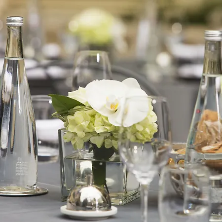 Renaissance Nobel Tour Eiffel Hotel 4*