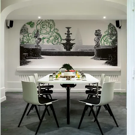 Renaissance Nobel Tour Eiffel 4*