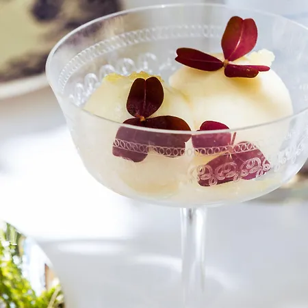 Renaissance Nobel Tour Eiffel 4* Paris