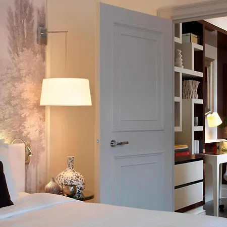 Renaissance Nobel Tour Eiffel 4* Parijs