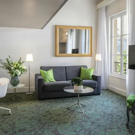 Renaissance Nobel Tour Eiffel 4* باريس