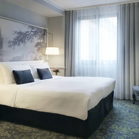 Hotel Renaissance Nobel Tour Eiffel