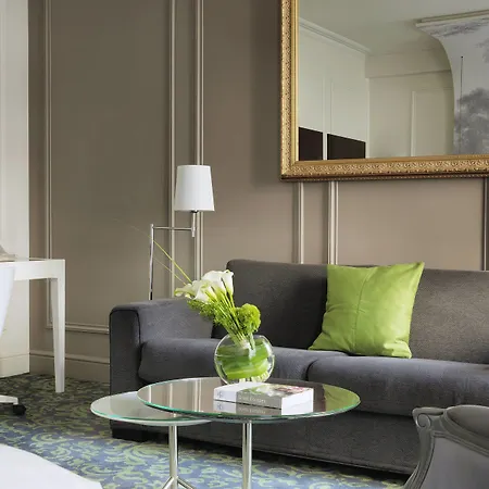 Hotel Renaissance Nobel Tour Eiffel 4*