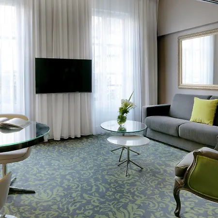 Renaissance Nobel Tour Eiffel ホテル 4*