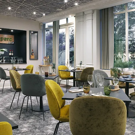 Renaissance Nobel Tour Eiffel Hotel