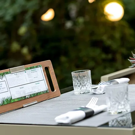 Renaissance Nobel Tour Eiffel 4*