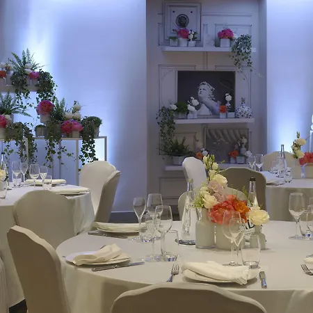 Renaissance Nobel Tour Eiffel Hotel 4*