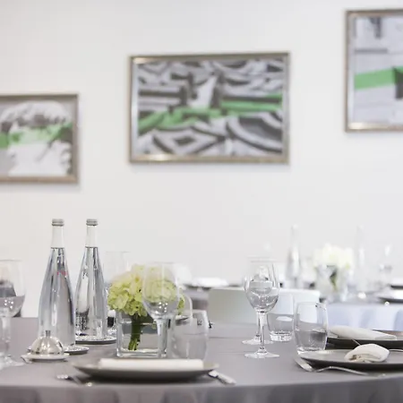 Hotel Renaissance Nobel Tour Eiffel