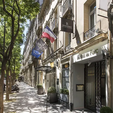 Renaissance Nobel Tour Eiffel 4*