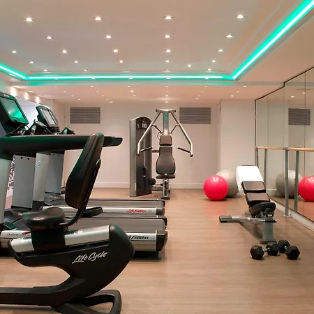 Renaissance Nobel Tour Eiffel Hotel