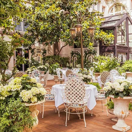 Renaissance Nobel Tour Eiffel Hotel 4*