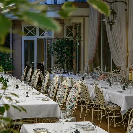 Renaissance Nobel Tour Eiffel 4*