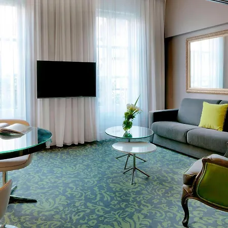 Renaissance Nobel Tour Eiffel Hotel París