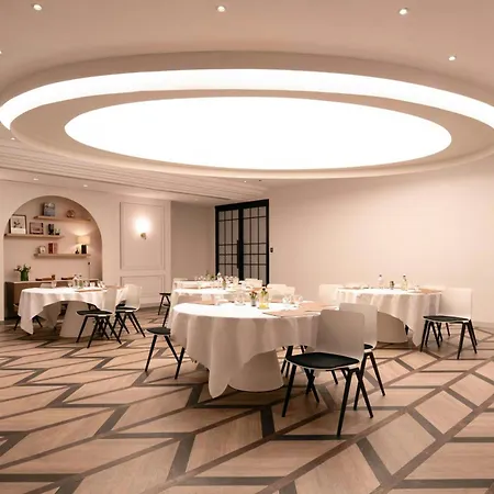 Hotel Renaissance Nobel Tour Eiffel 4*