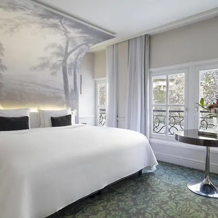 Renaissance Nobel Tour Eiffel Hotel 4*