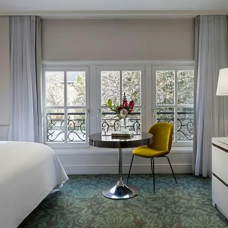 Renaissance Nobel Tour Eiffel Отель 4*