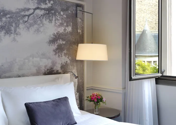 Renaissance Nobel Tour Eiffel Hotel 4*