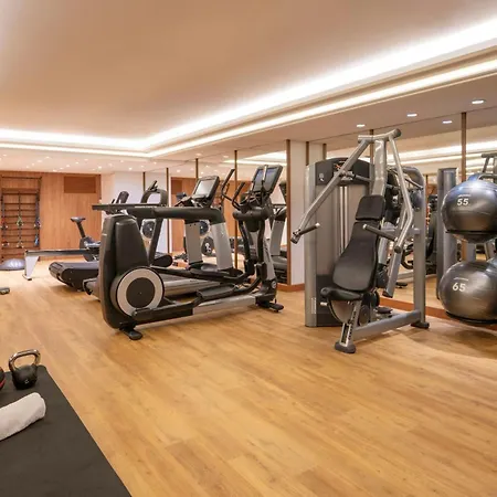 Hotel Renaissance Nobel Tour Eiffel 4*