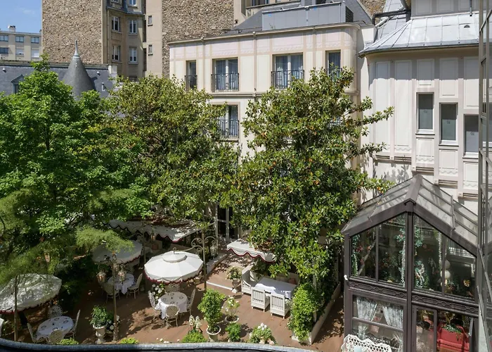 Renaissance Nobel Tour Eiffel 4*