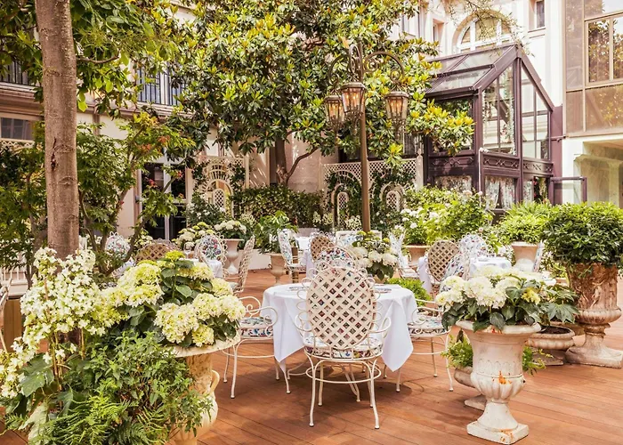 Renaissance Nobel Tour Eiffel Szálloda 4*